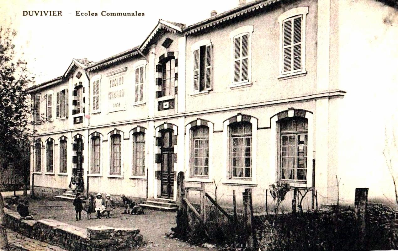 Duvivier - Ecoles communales.jpg